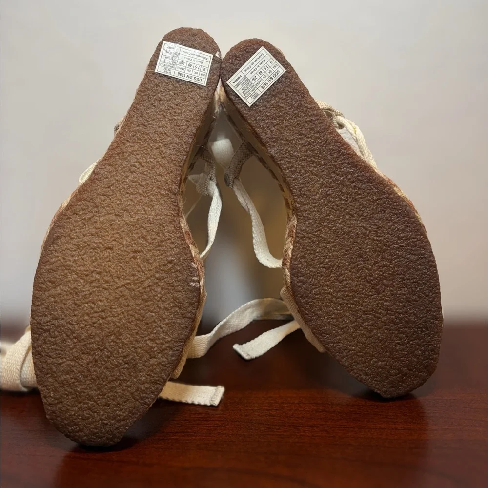 UGG Amelie Lace Up Shearling Lined Espadrille Wedge Heels Cream Canvas Size 9